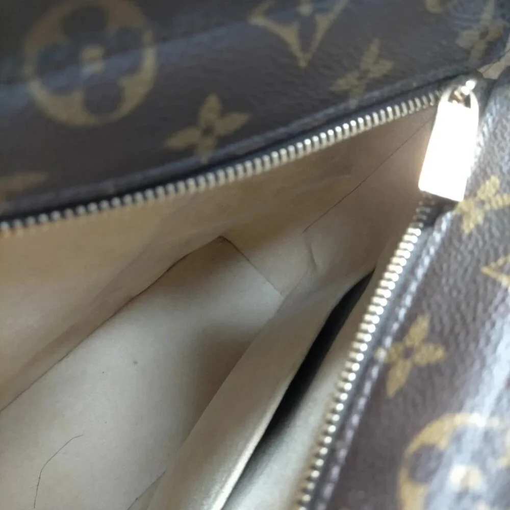 Louis Vuitton LV Shoulder Bag Luco Brown Monogram 750-052125